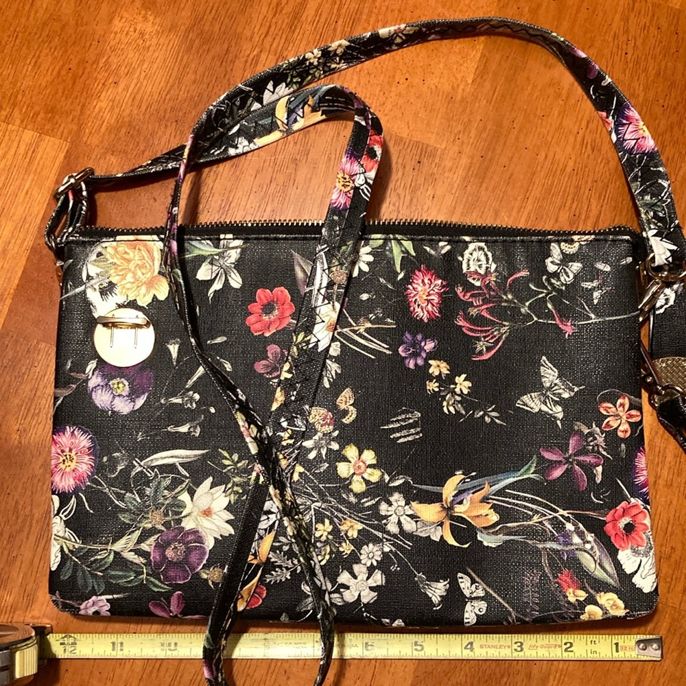 Crossbody Cool floral 12x5 / several zipper spaces and strong strap & clasps.